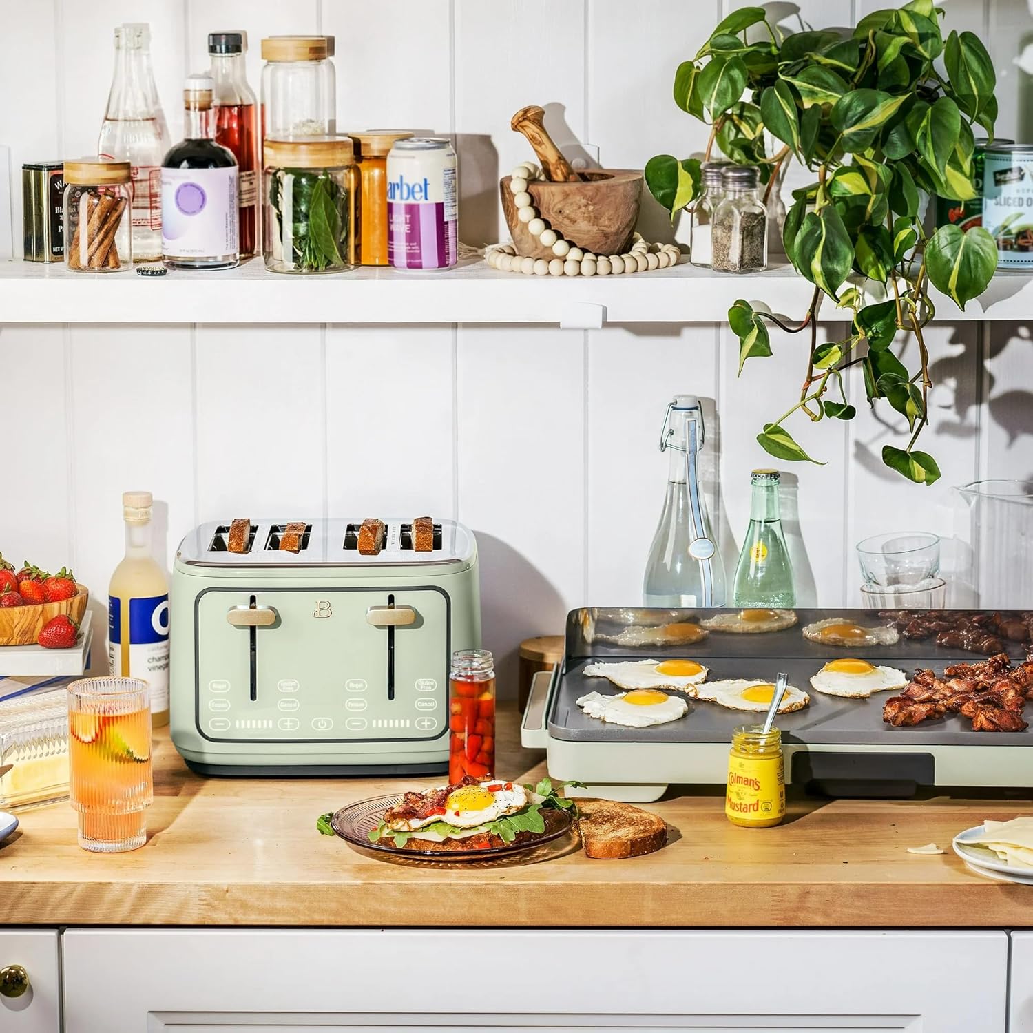 4 Slice Toaster with Touch Control Panel, 1800W Fast Heating, 7 Toast Shade Levels, Extra Wide Slots for Bagels, Removable Crumb Tray (Sage Green)